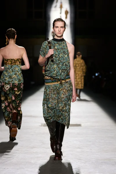 Look 24